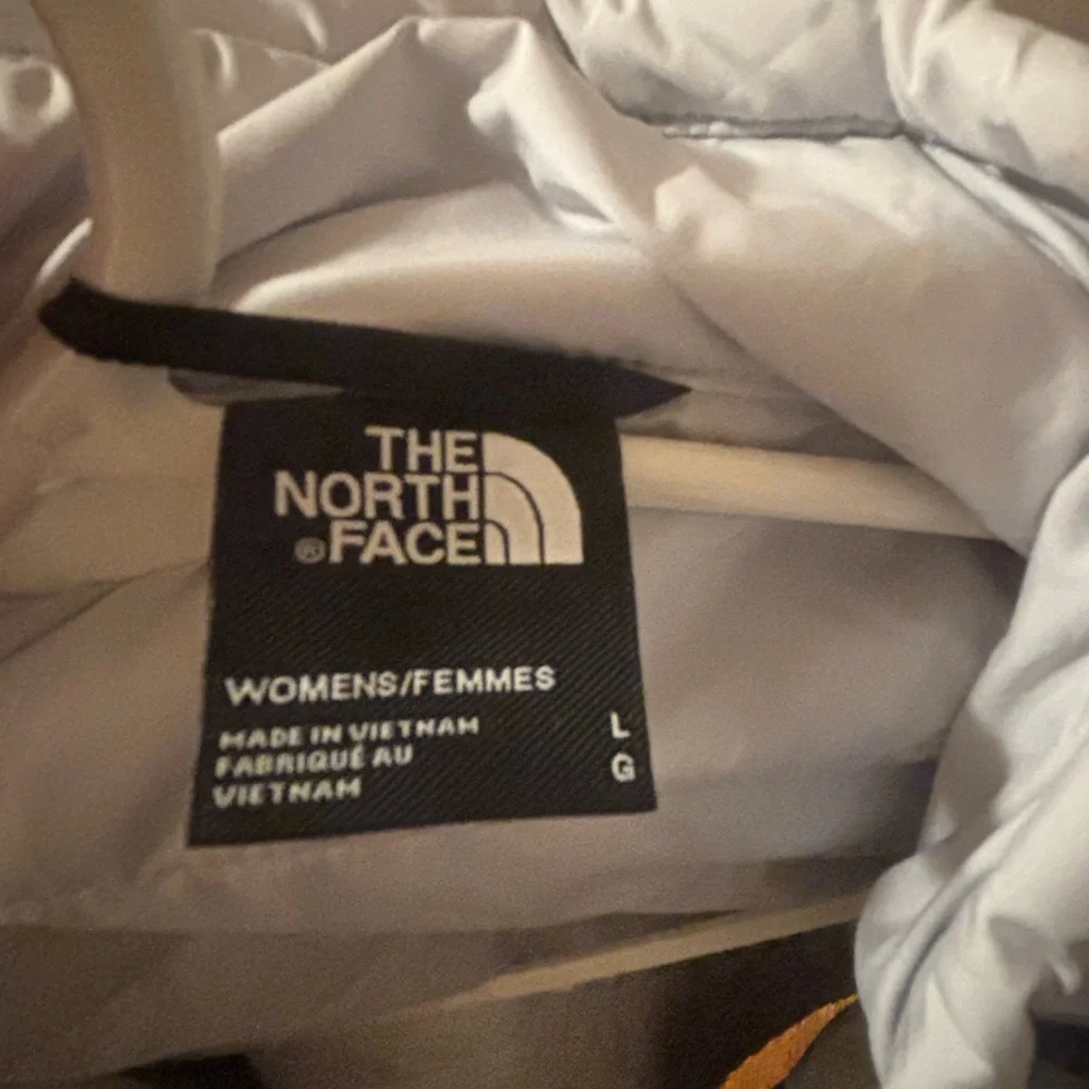 The North Face woman’s  Dark Gray dry vent Jacket 2 pieces - Picture 4 of 6